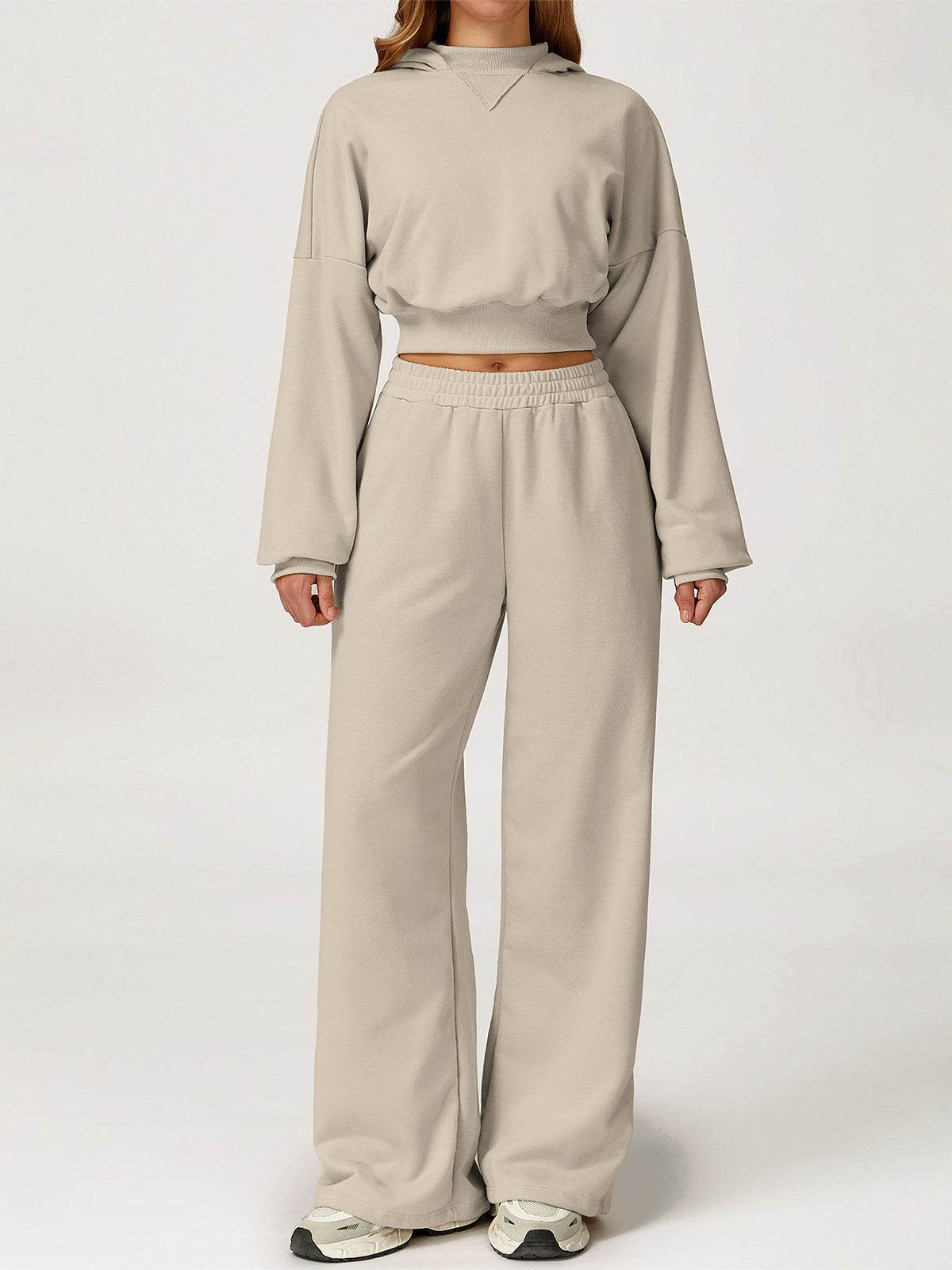 Sport Set with Long Sleeve Crop Sweatshirt and Sweatpant - Artadvier